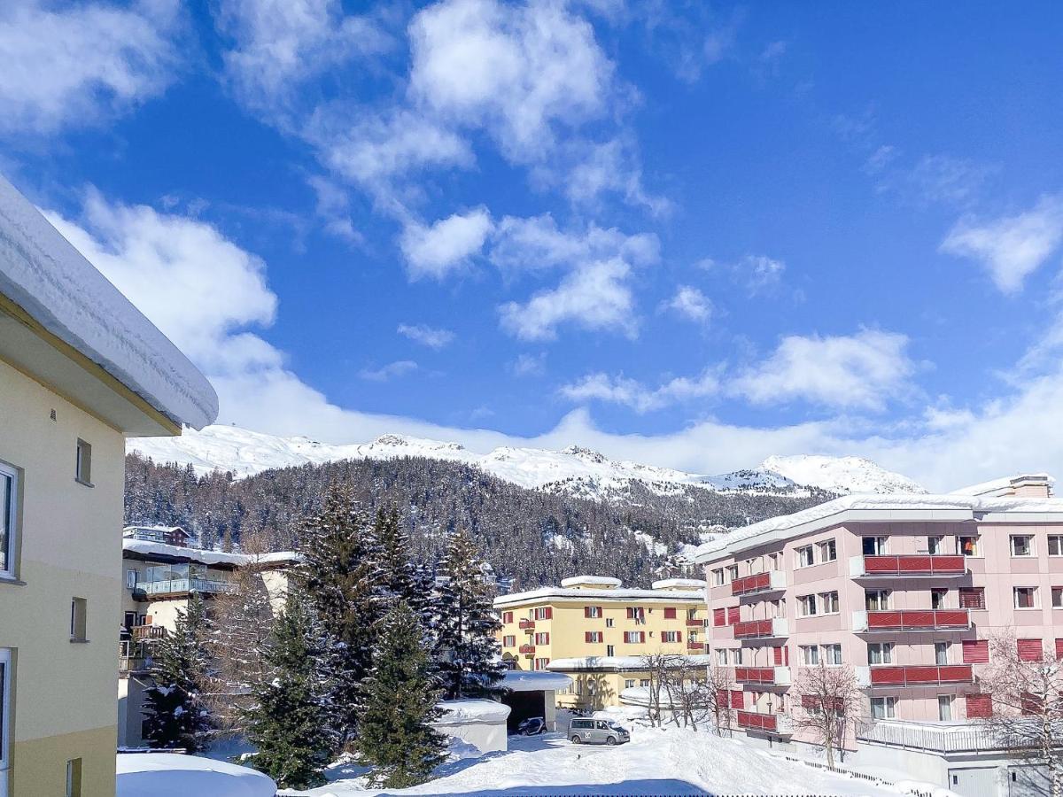 Zentrale Wohnung In St. Moritz Mit Grossem Balkon Eksteriør bilde