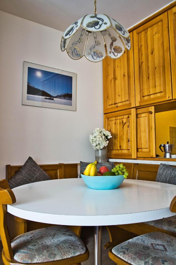 Zentrale Wohnung In St. Moritz Mit Grossem Balkon Eksteriør bilde